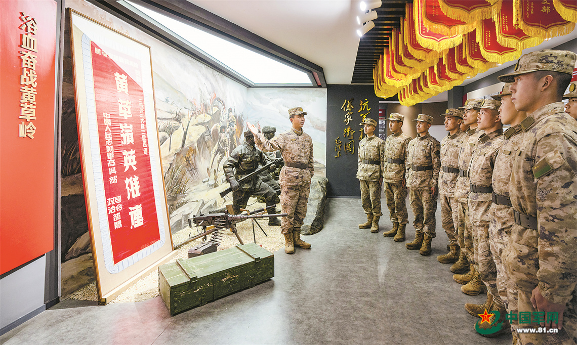 阔别六十余载，“黄草岭英雄连”荣誉战旗回归连队